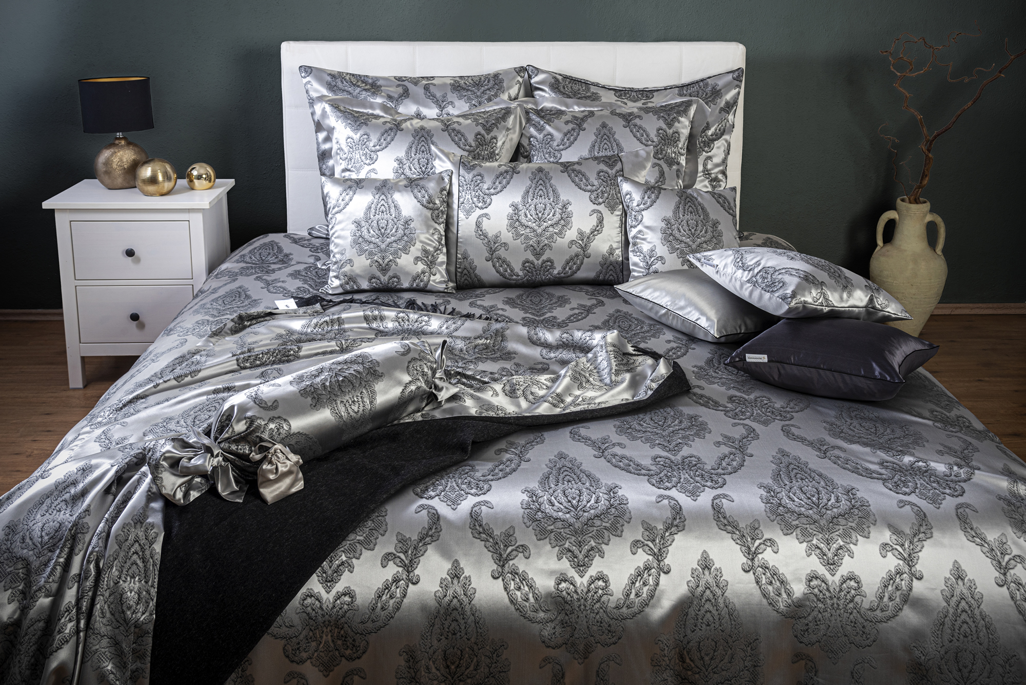 Silk Bed Linen - Aviano - Black - Jacquard 